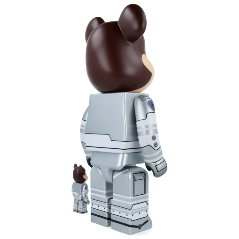 400% + 100% Bearbrick 007 Moonraker (James Bond)